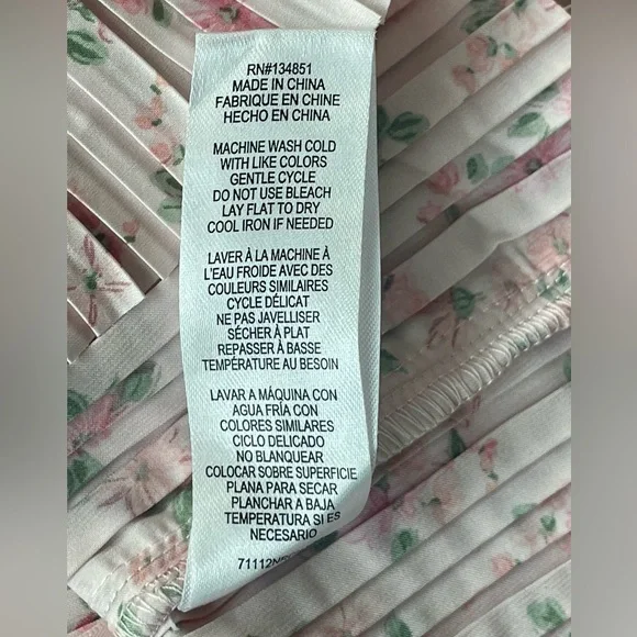 Wayf Floral Halter Top, accordion pleats, tie around neck,pink camellias, S, EUC - Picture 9 of 11